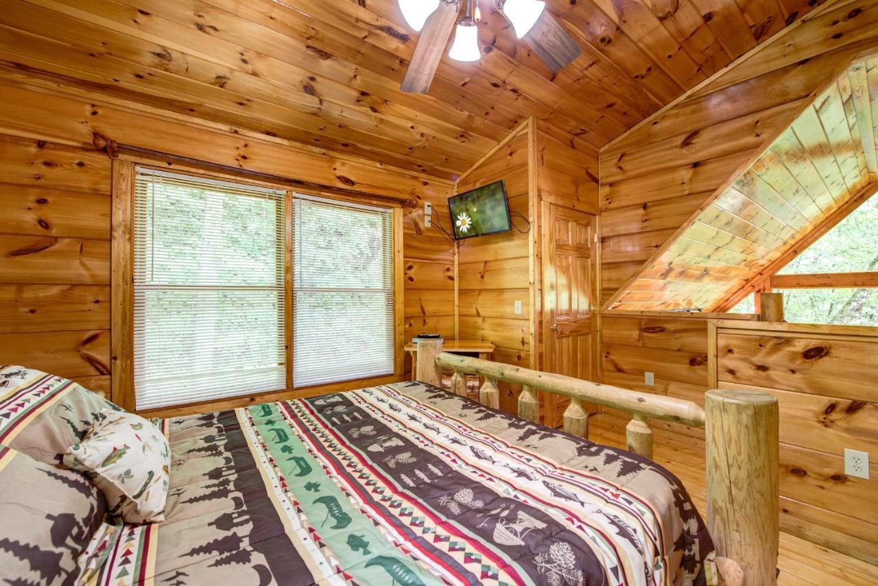Cabin Of Dreams, 3 Bedroom Water View, Wifi, Hot Tub, Pool Table, Sleep 8 Sevierville Ngoại thất bức ảnh