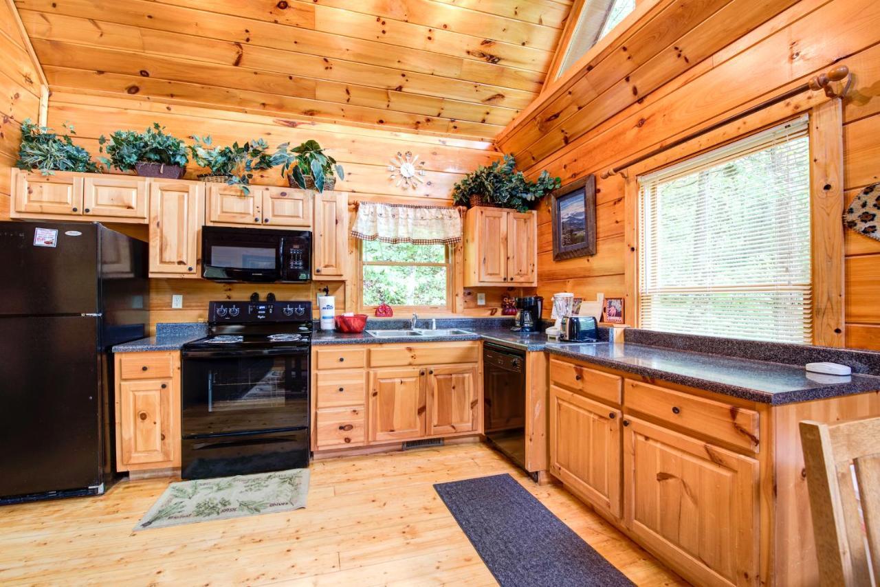 Cabin Of Dreams, 3 Bedroom Water View, Wifi, Hot Tub, Pool Table, Sleep 8 Sevierville Ngoại thất bức ảnh